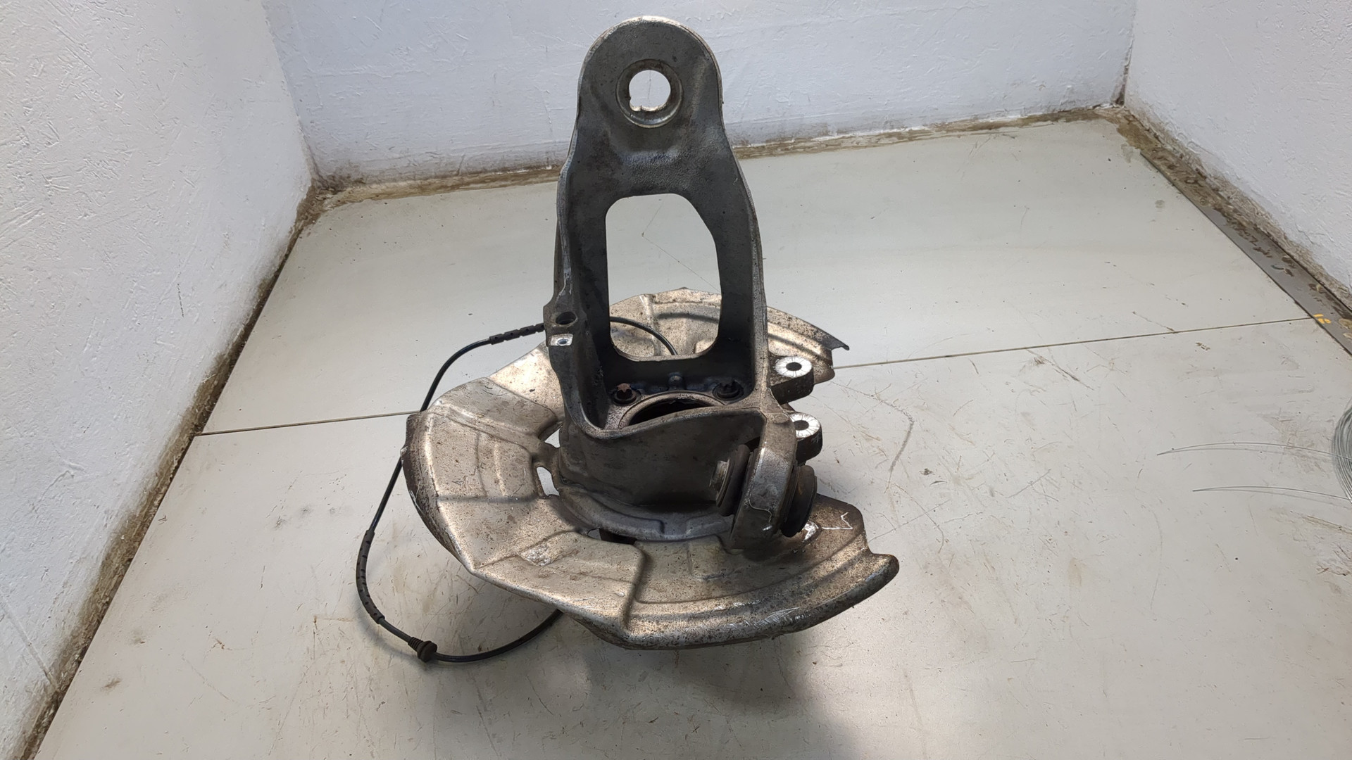 Кулак поворотный задний правый