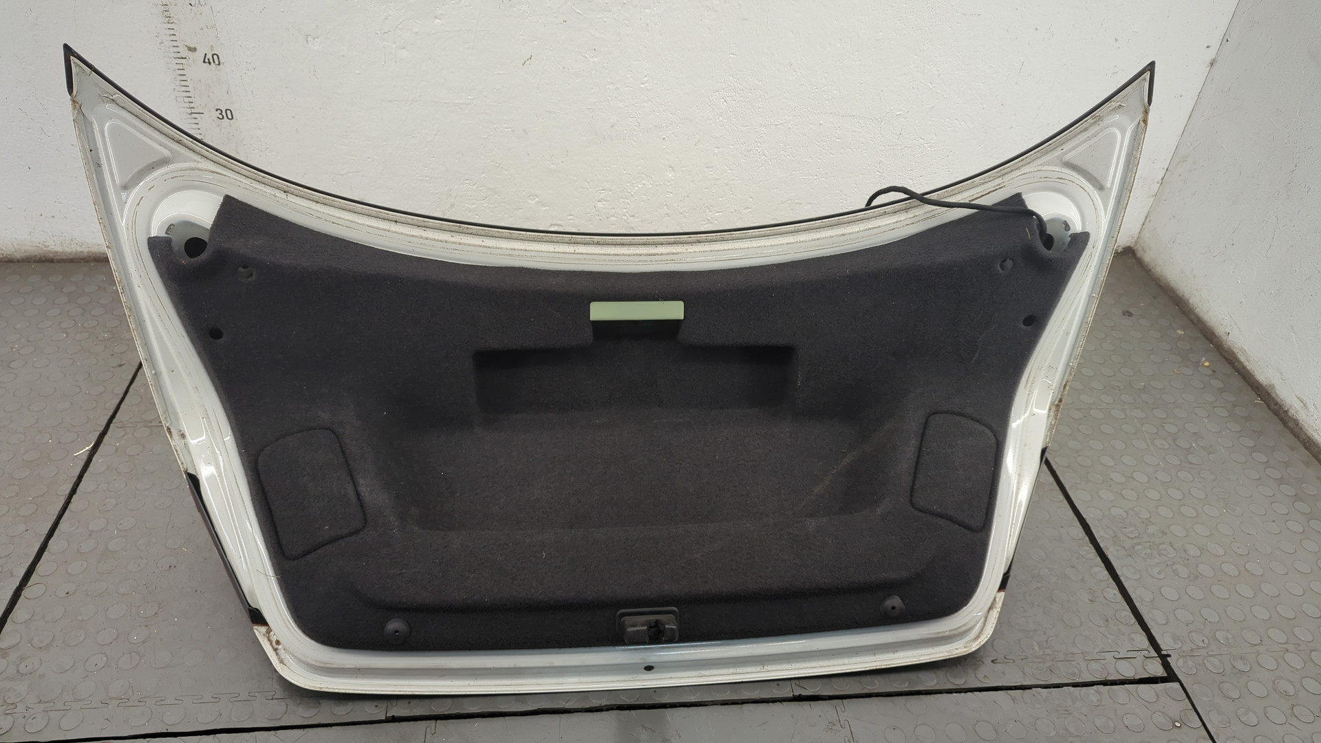 Дверь багажника