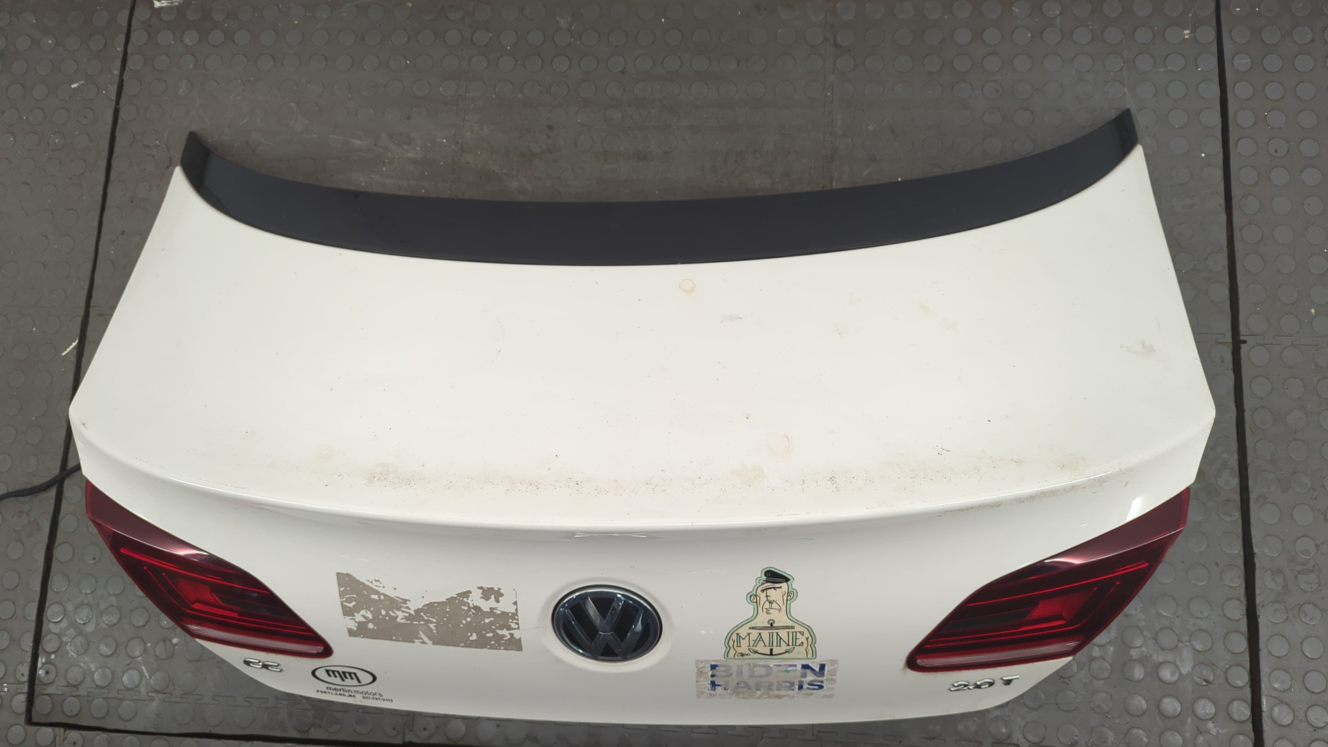 Дверь багажника