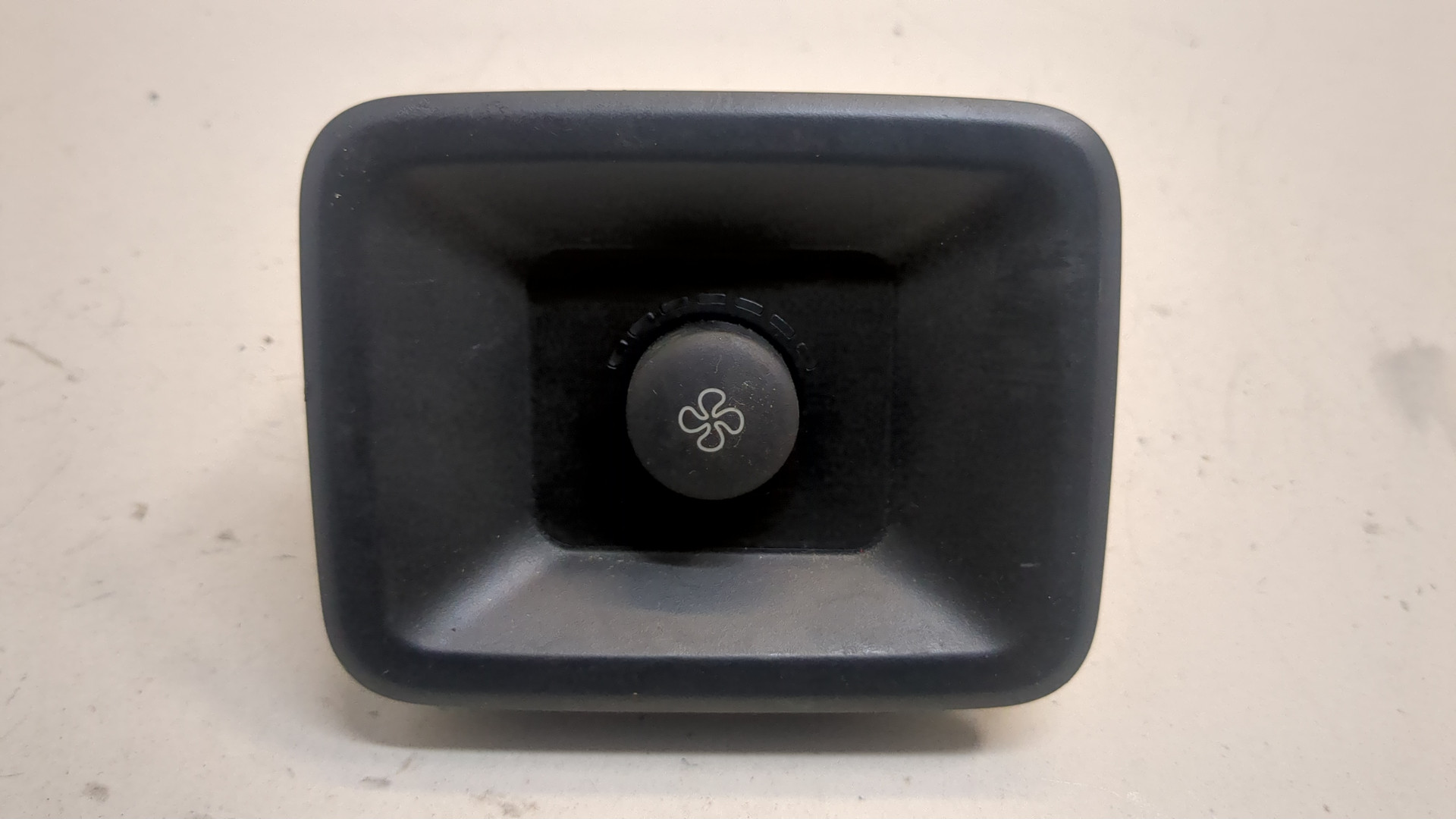 Переключатель отопителя