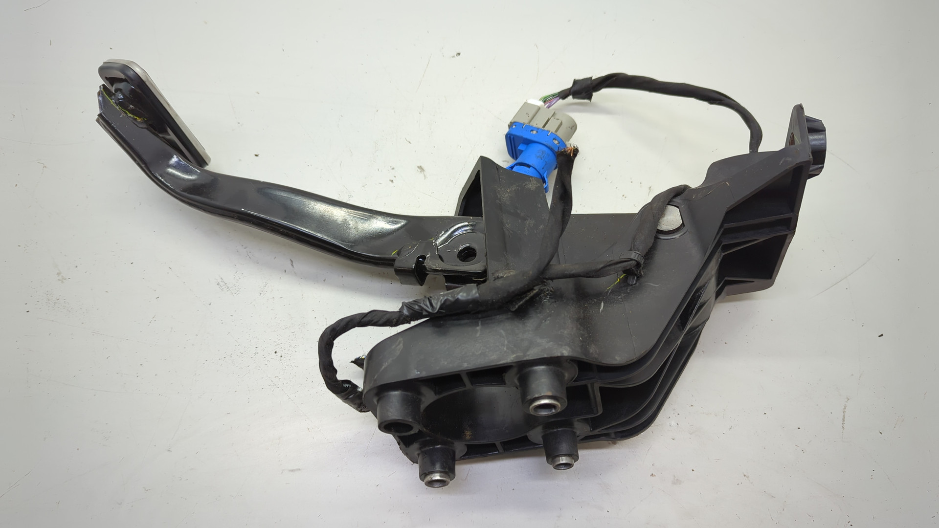 Педаль тормоза