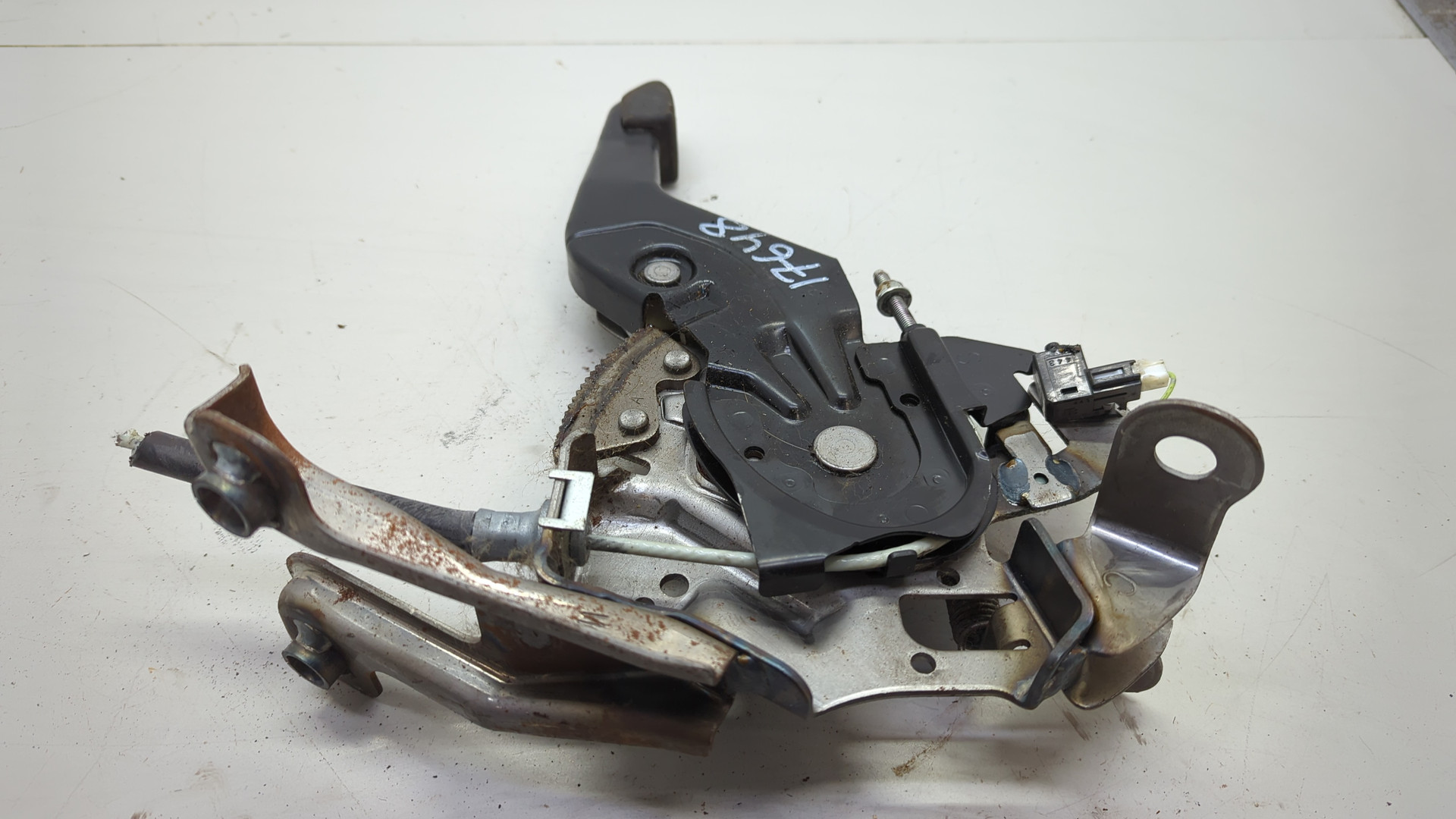 Рычаг стояночного тормоза