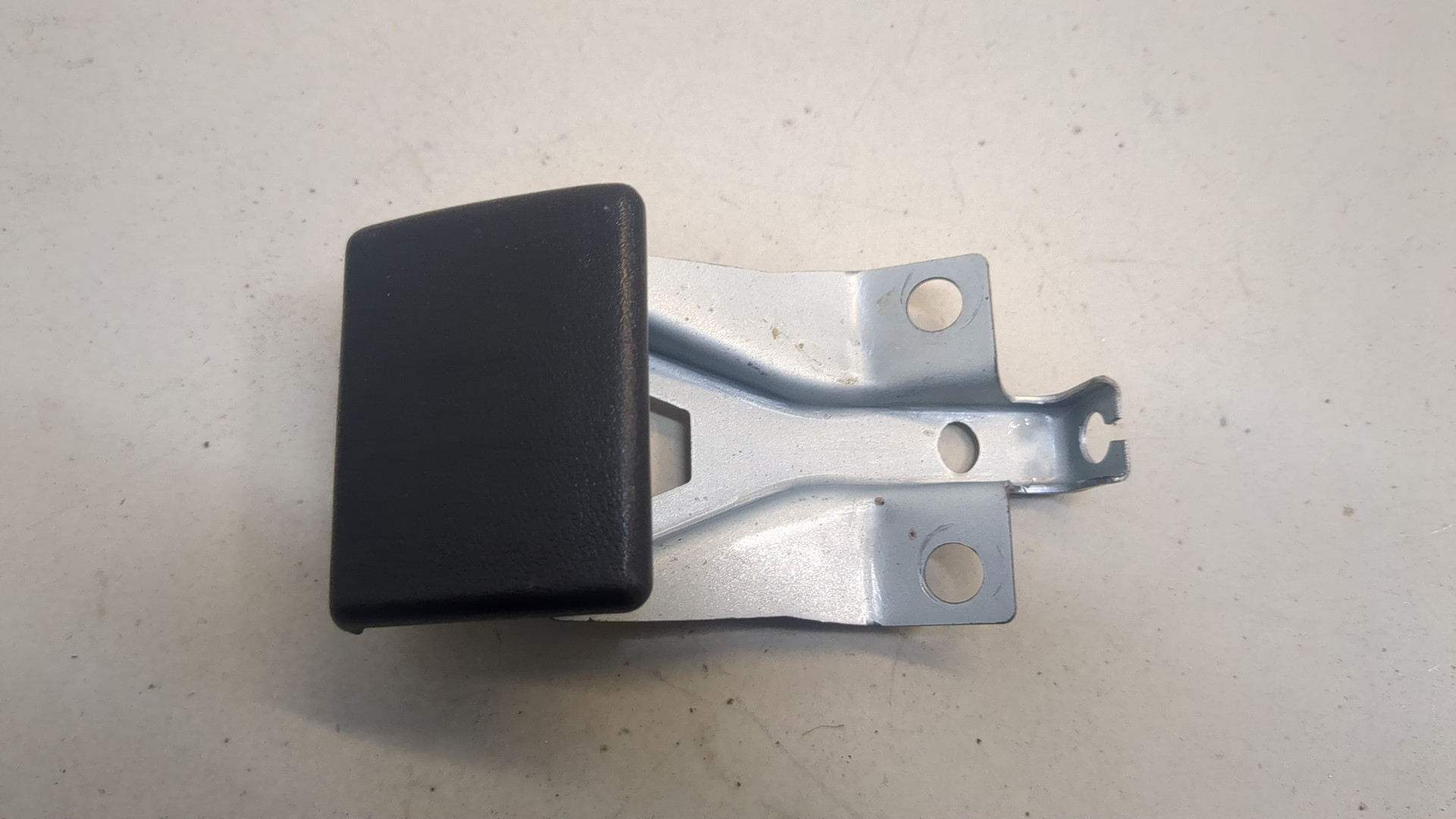 Ручка открывания капота