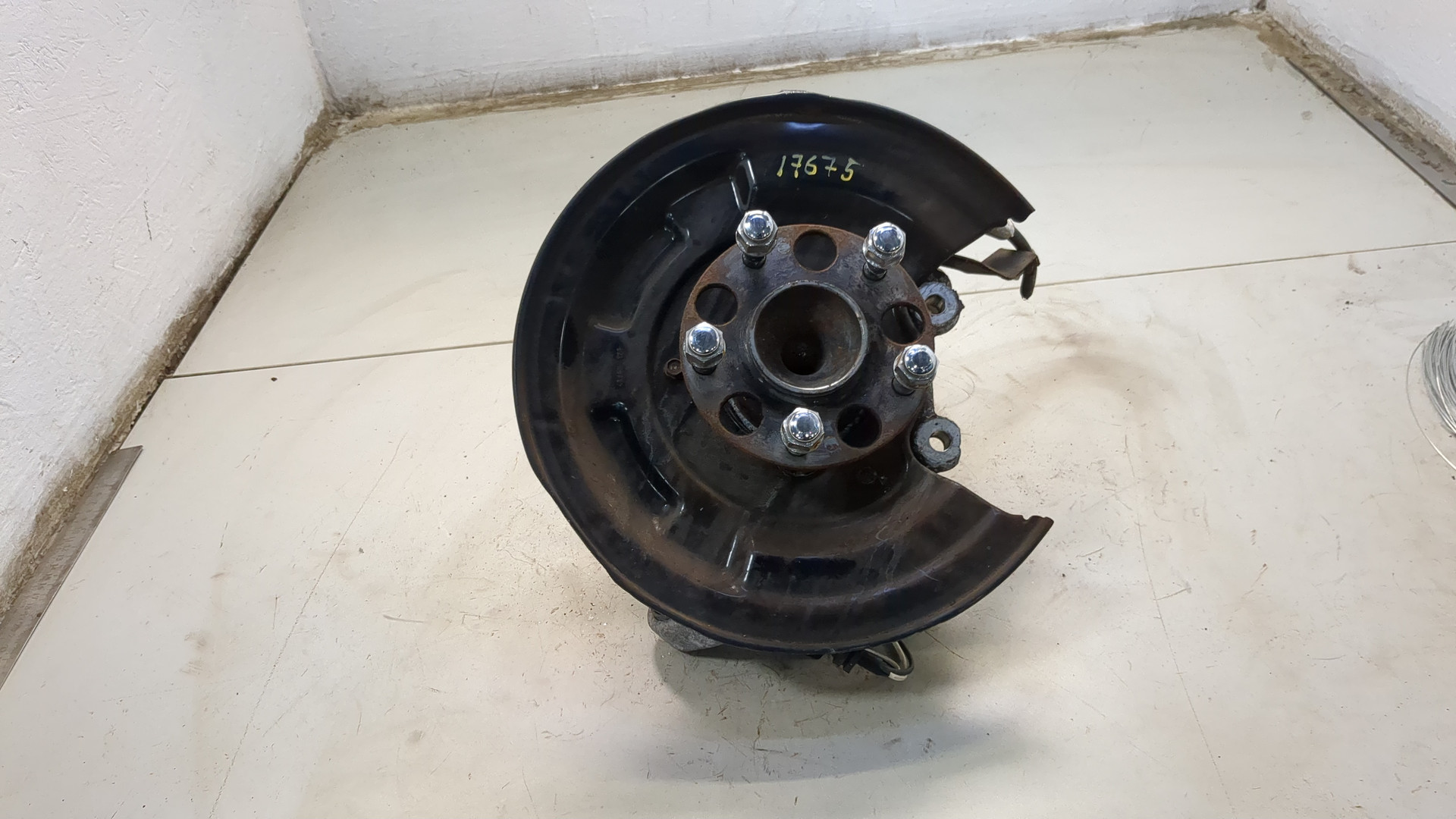 Кулак поворотный задний правый