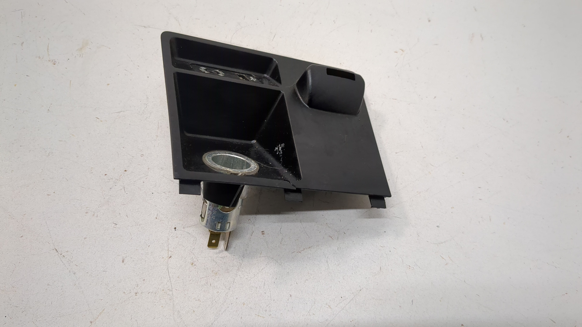 Гнездо AUX / USB IN