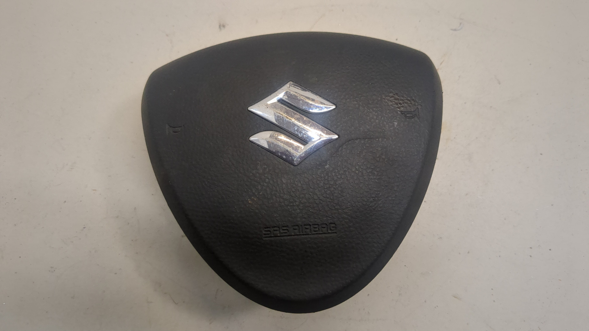 Подушка безопасности в рулевое колесо