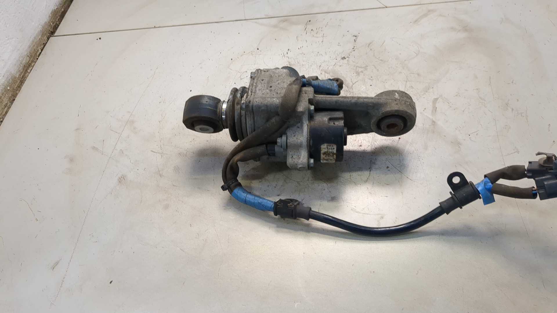 Рычаг задний левый