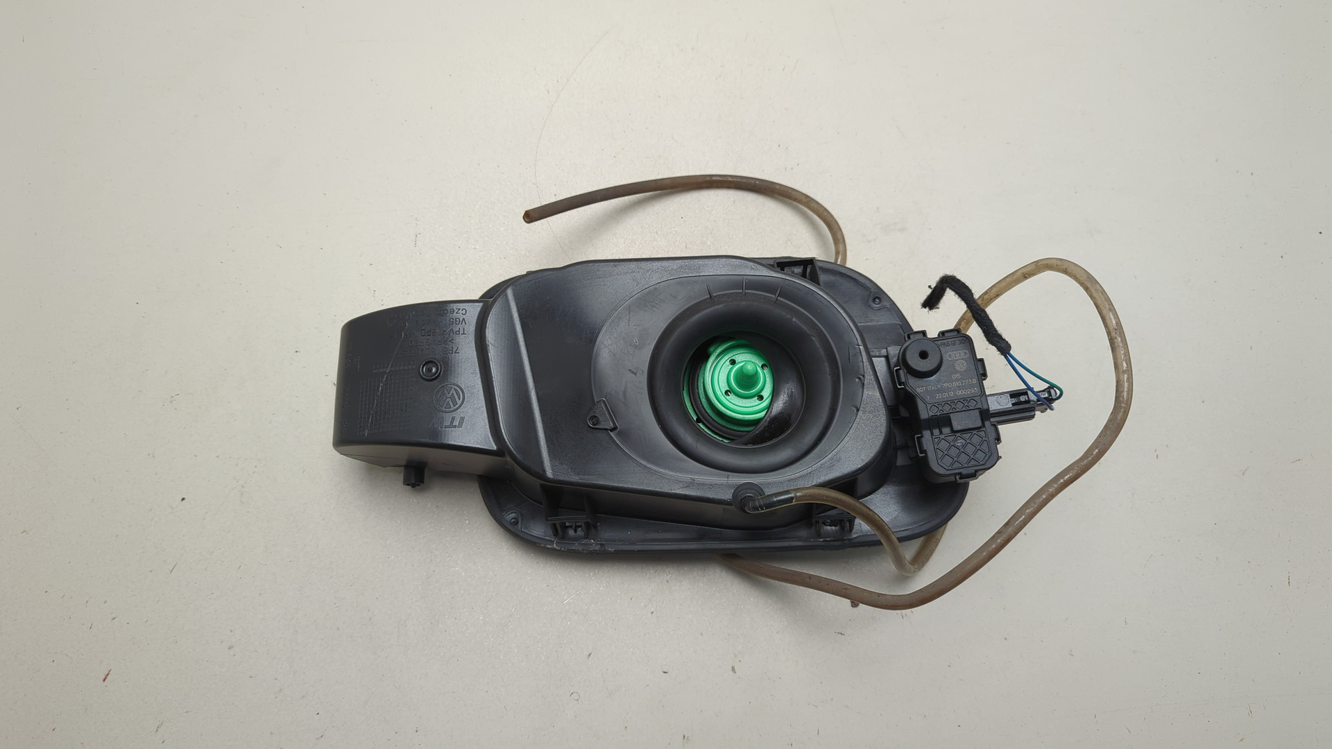 Лючок бензобака