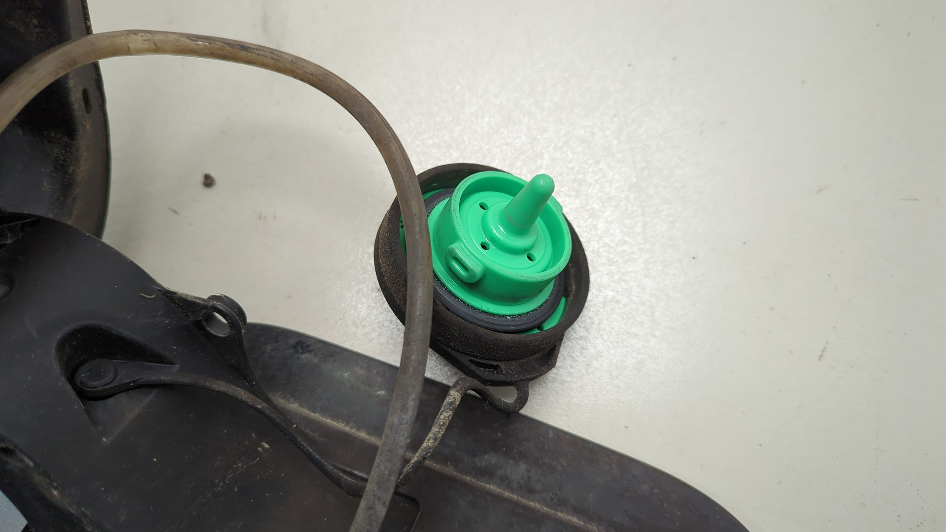 Лючок бензобака