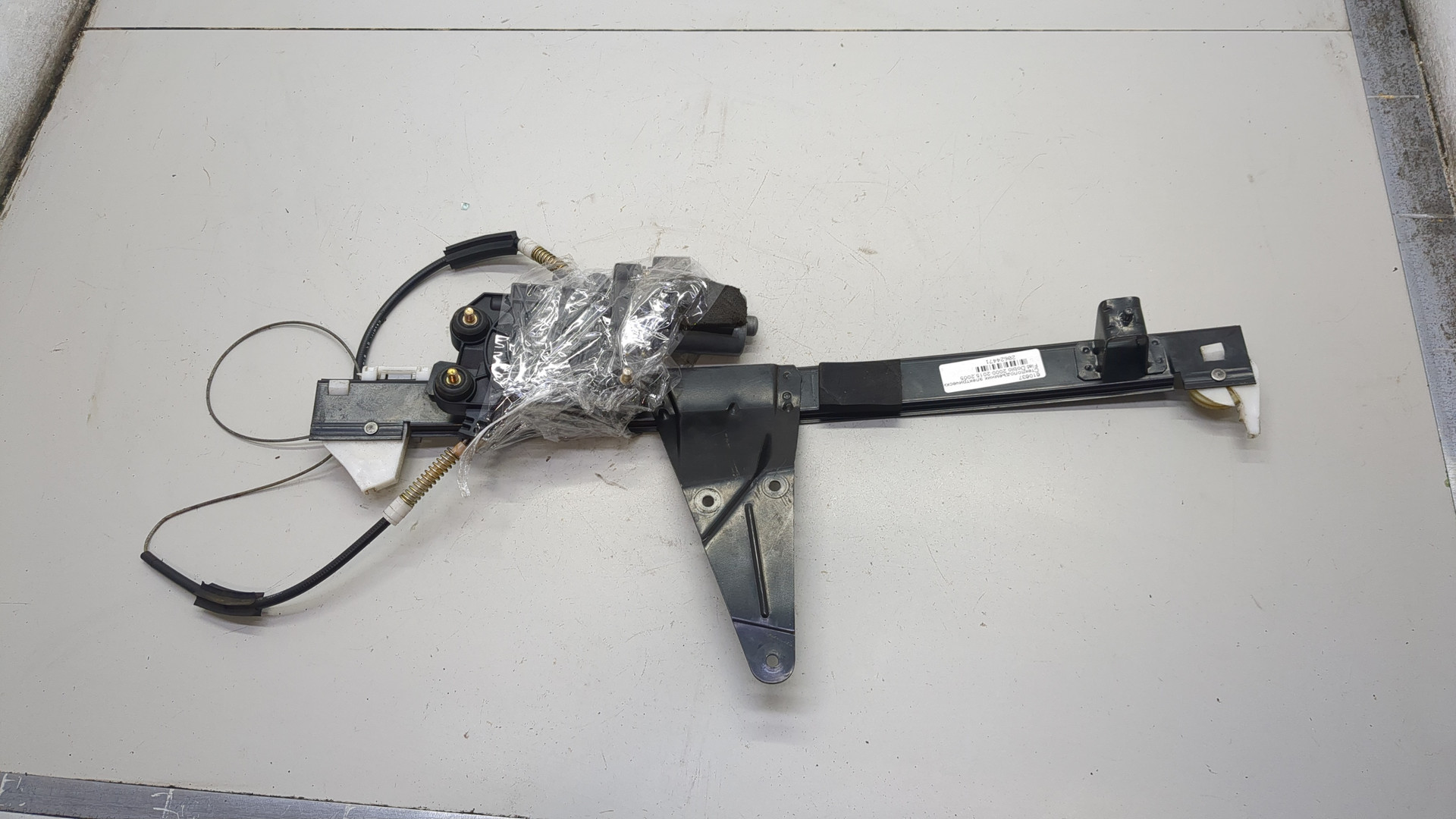 Стеклоподъемник электр. передний правый