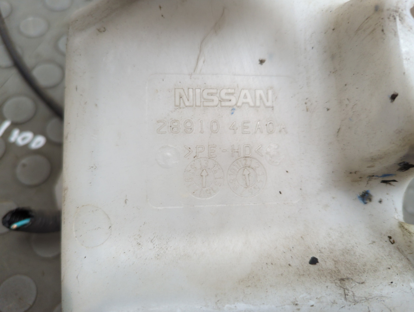 Бачок омывателя лобового стекла