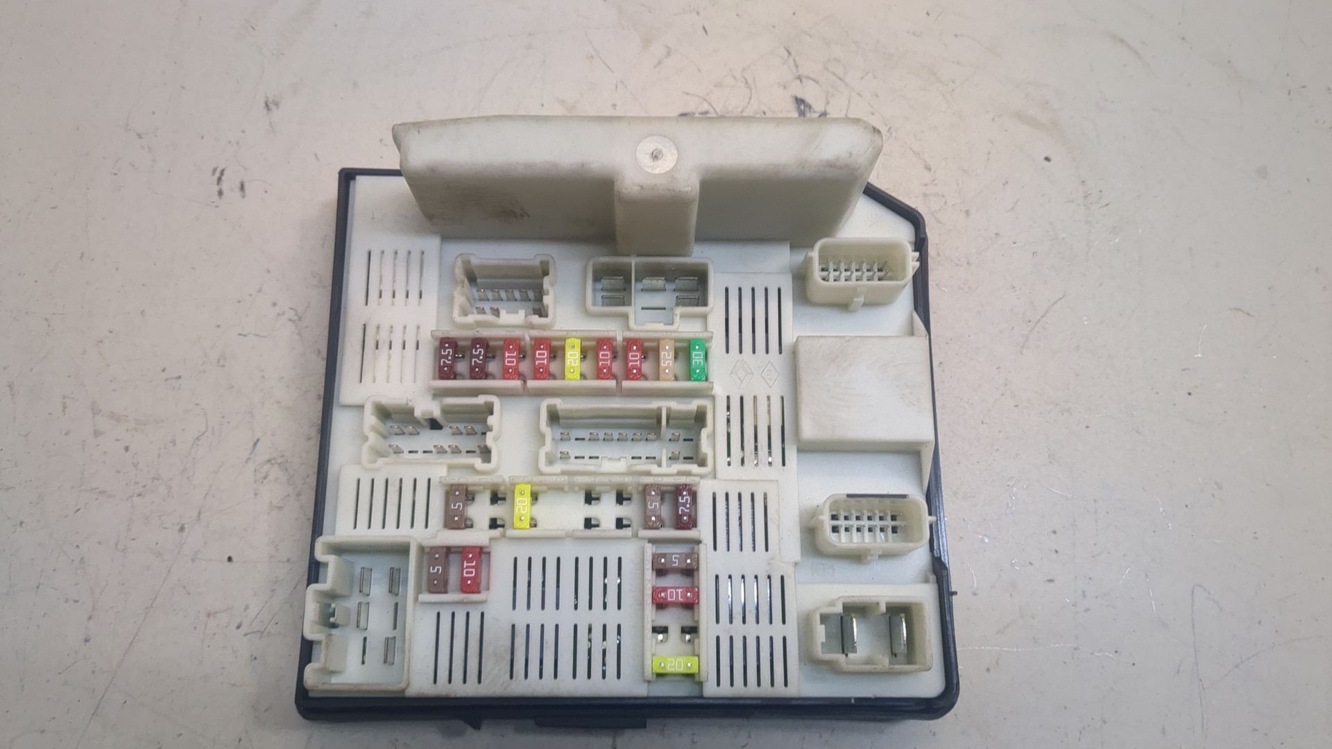 Блок предохранителей