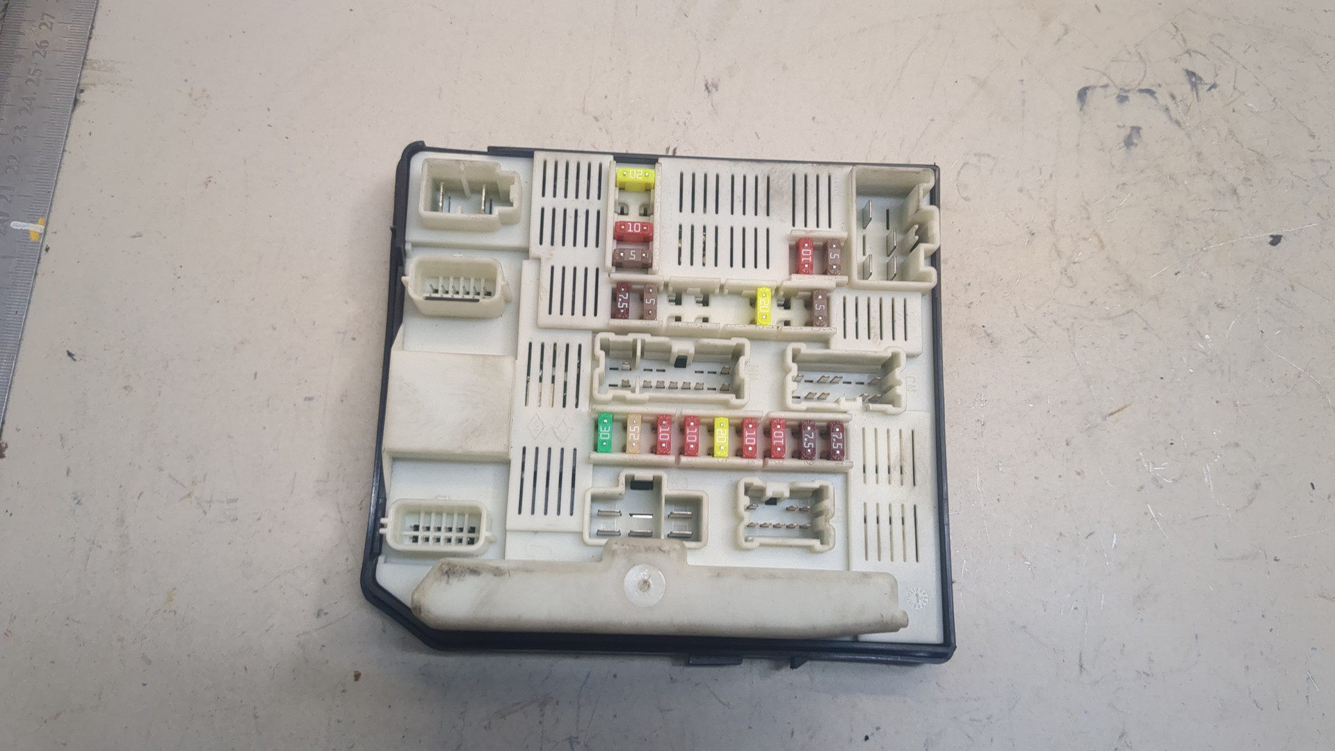 Блок предохранителей