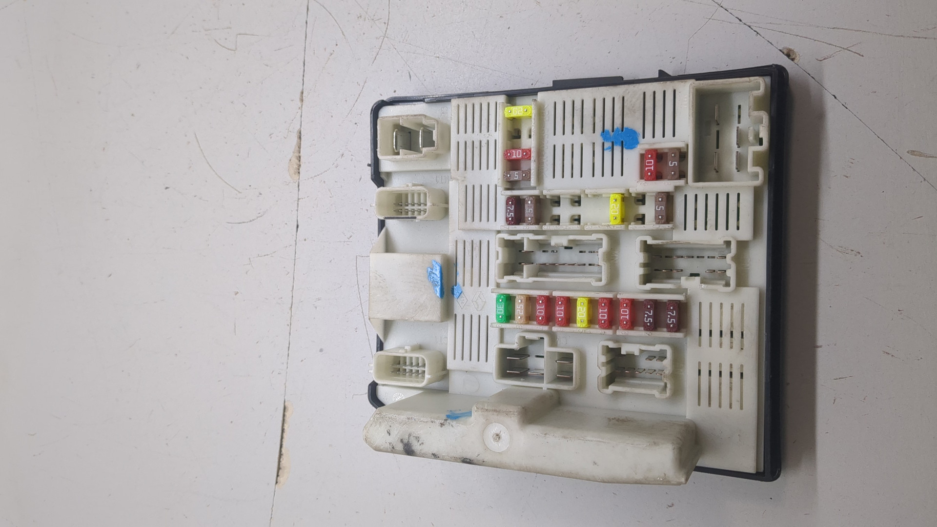 Блок предохранителей