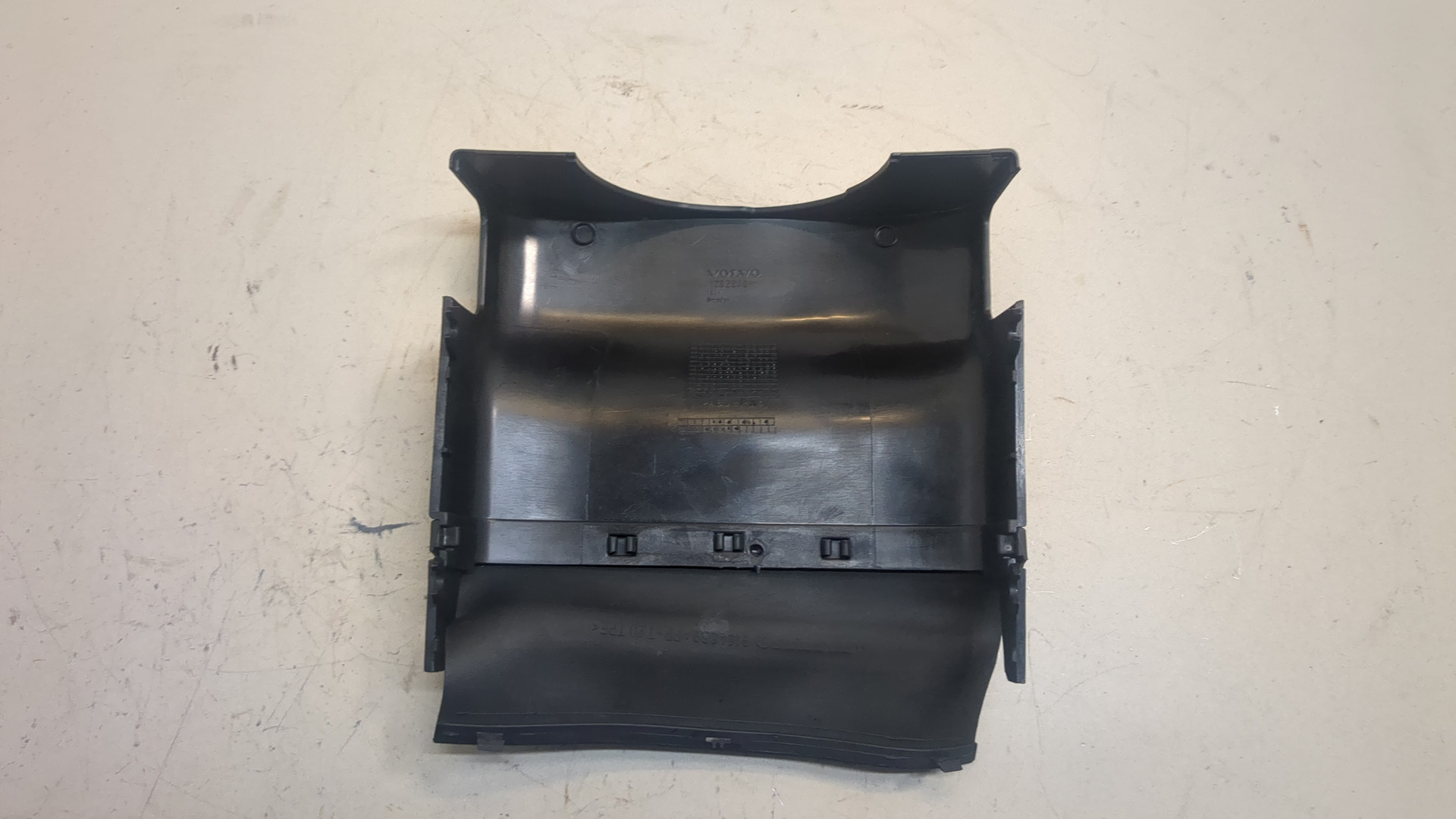 Кожух рулевой колонки