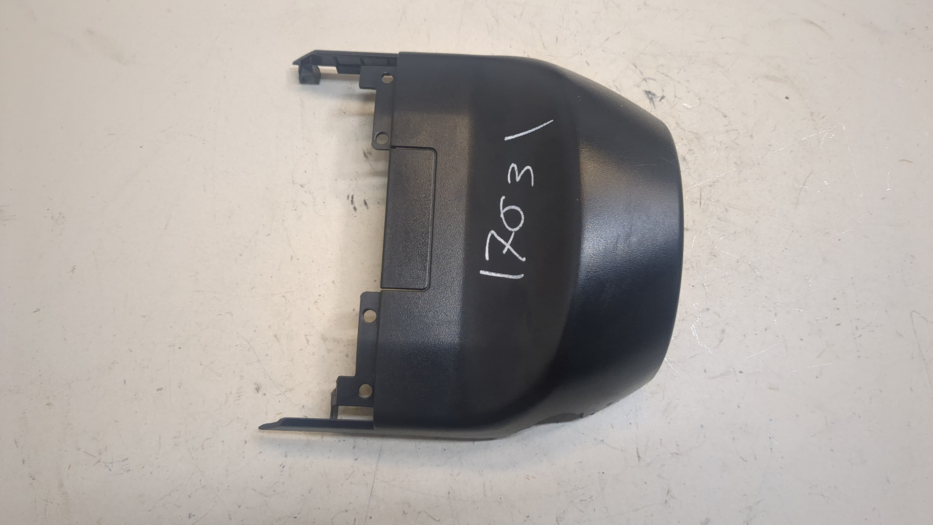 Кожух рулевой колонки