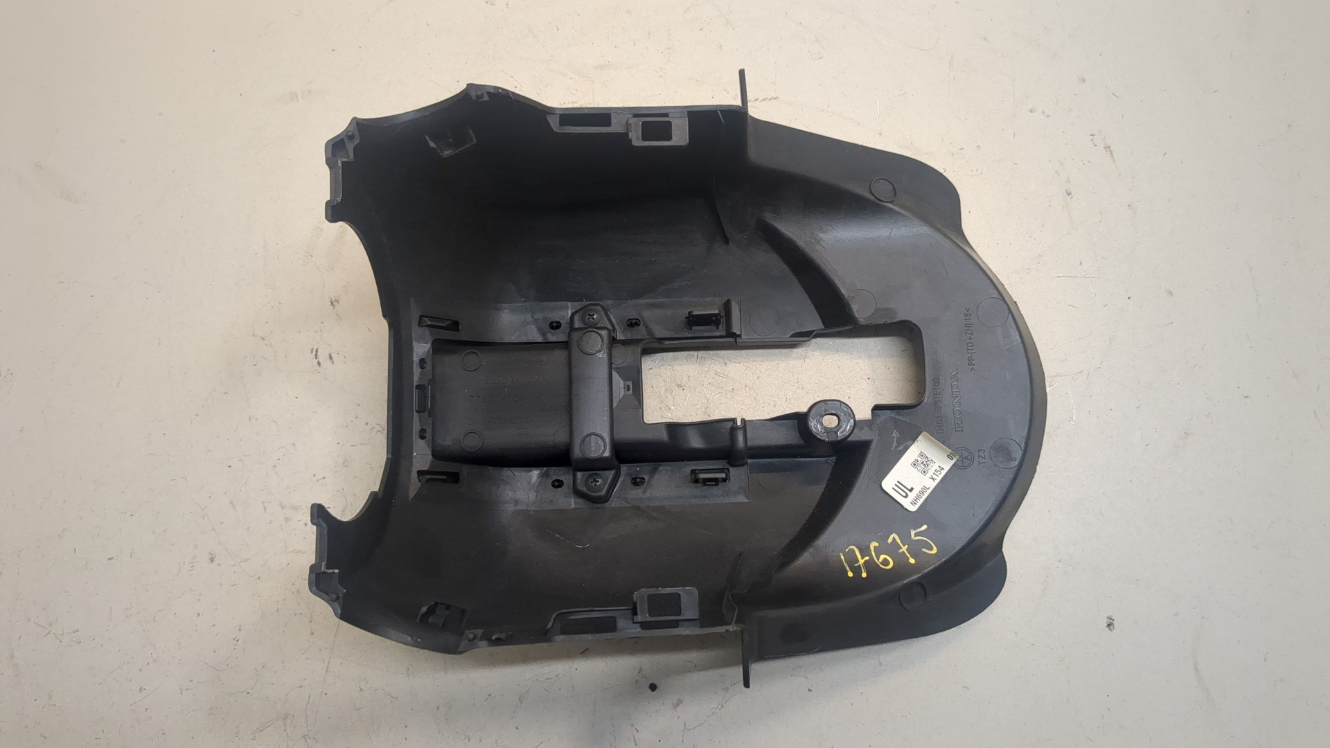 Кожух рулевой колонки