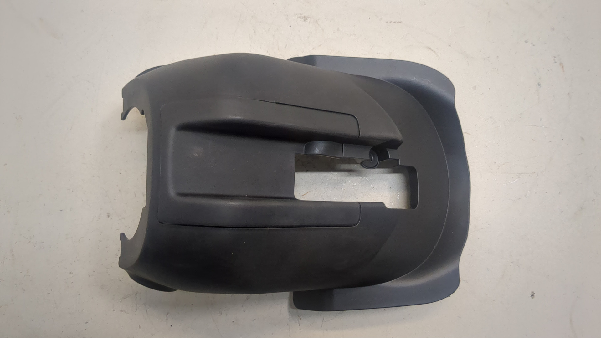 Кожух рулевой колонки