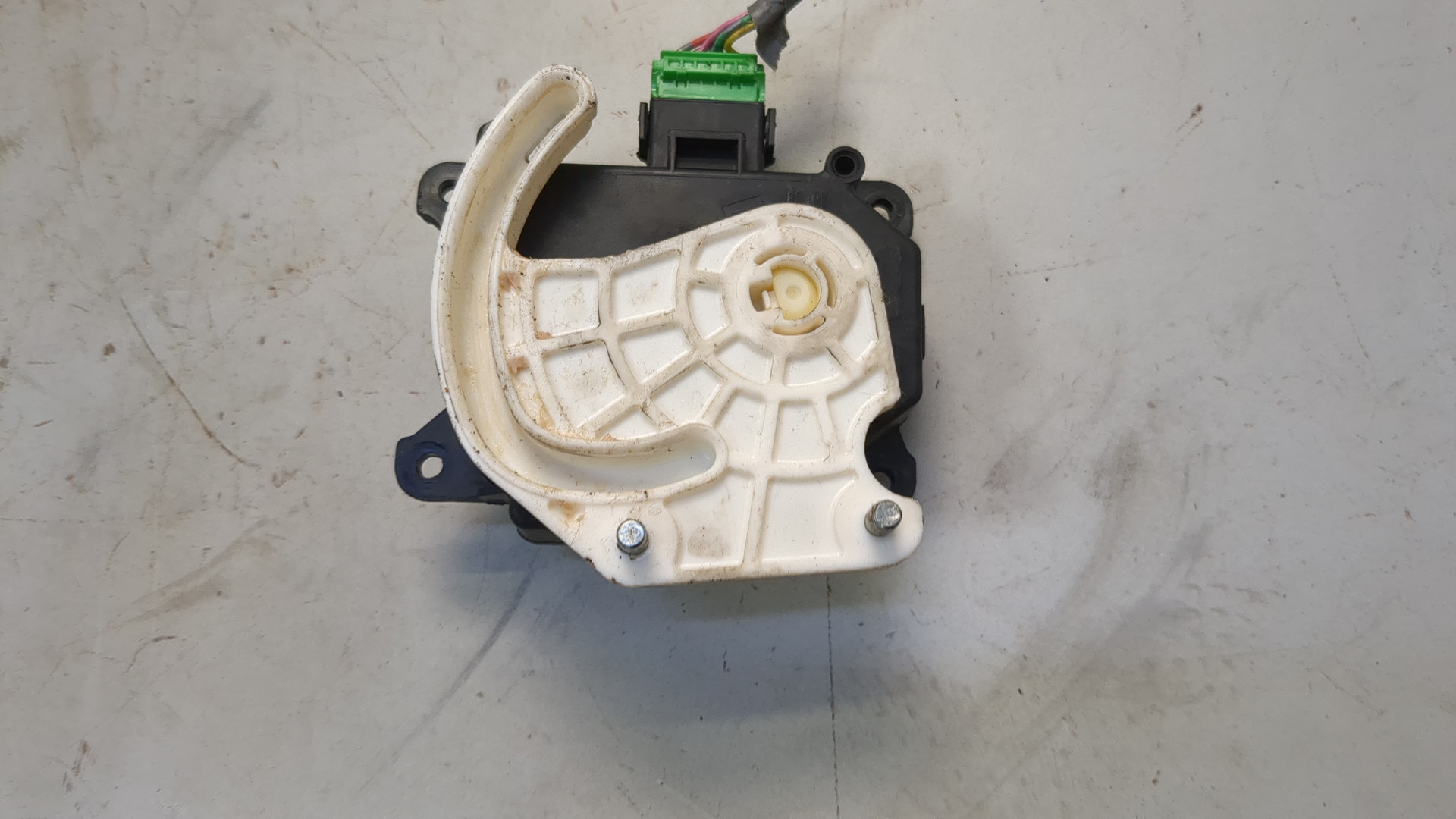 Моторчик заслонки печки