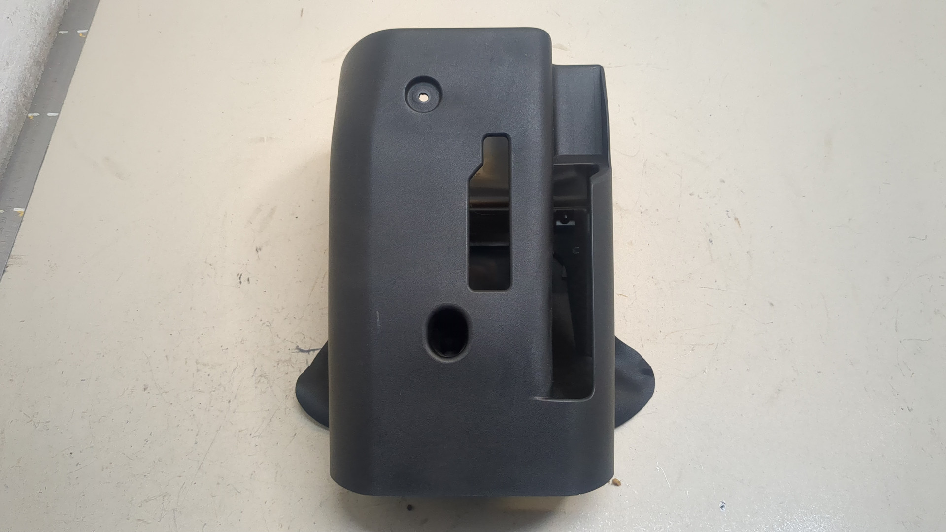 Кожух рулевой колонки