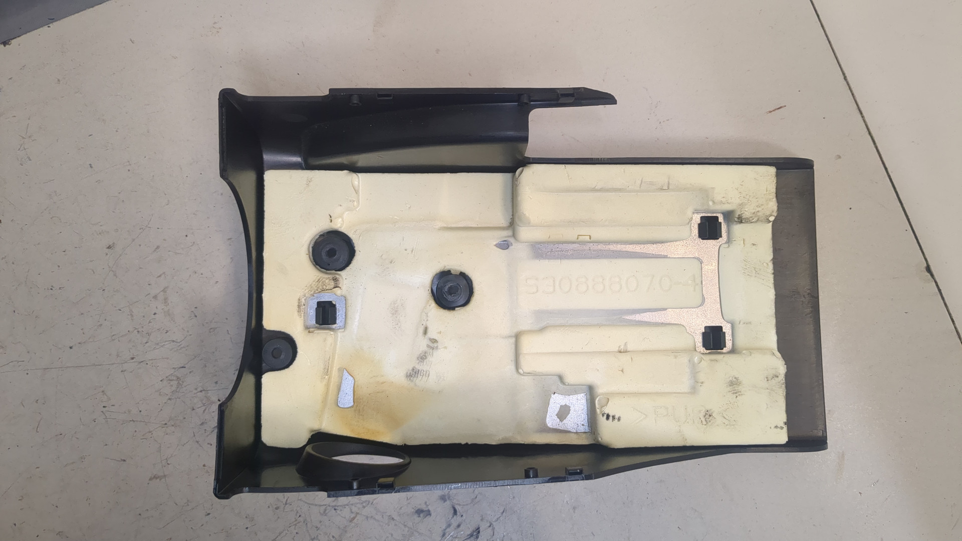 Кожух рулевой колонки