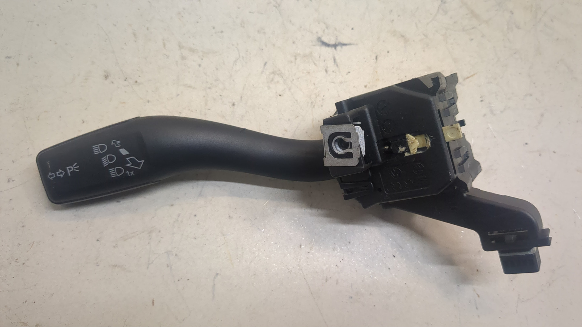 Переключатель поворотов подрулевой