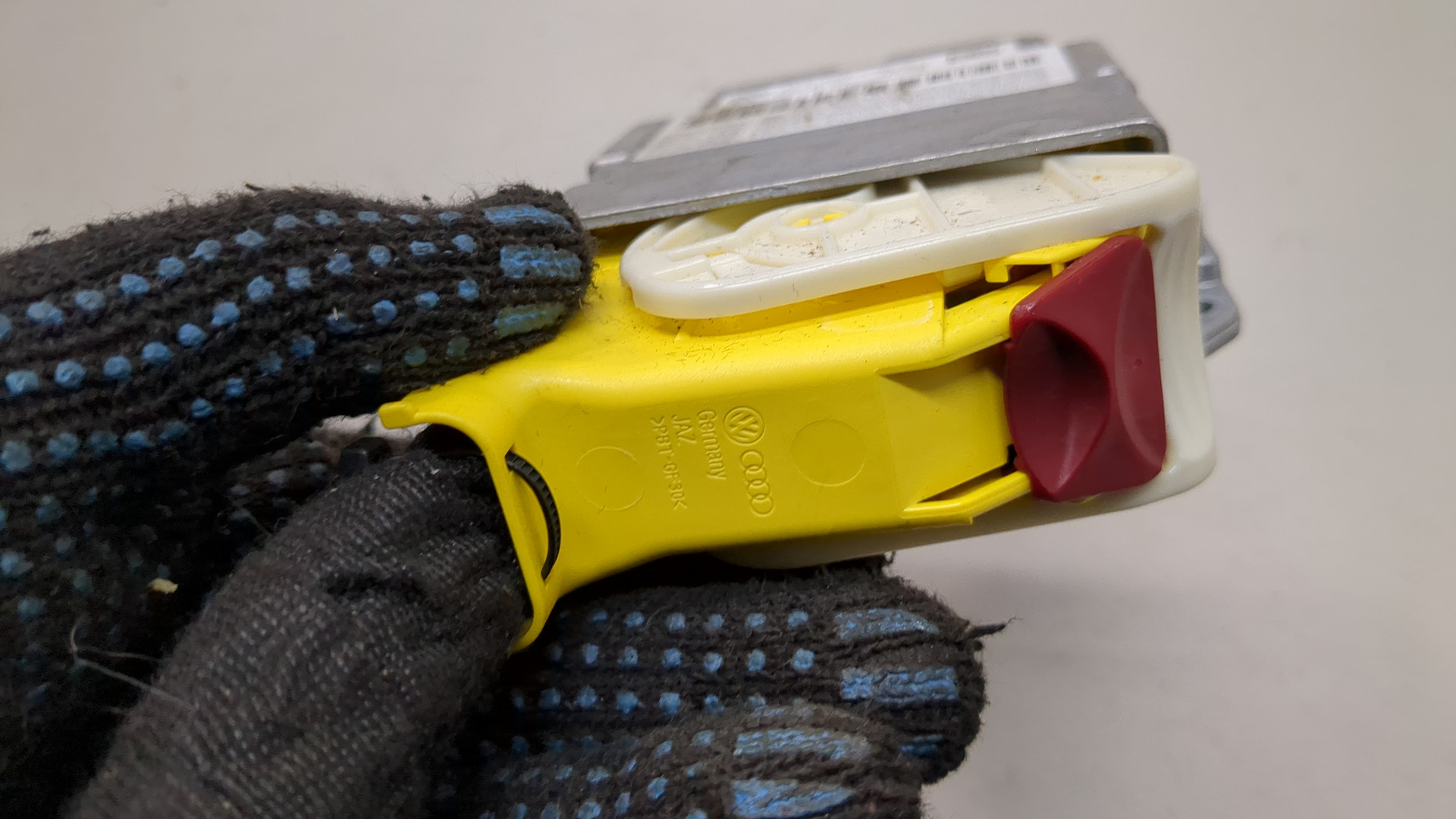 Блок управления подушек безопасности (AIR BAG)