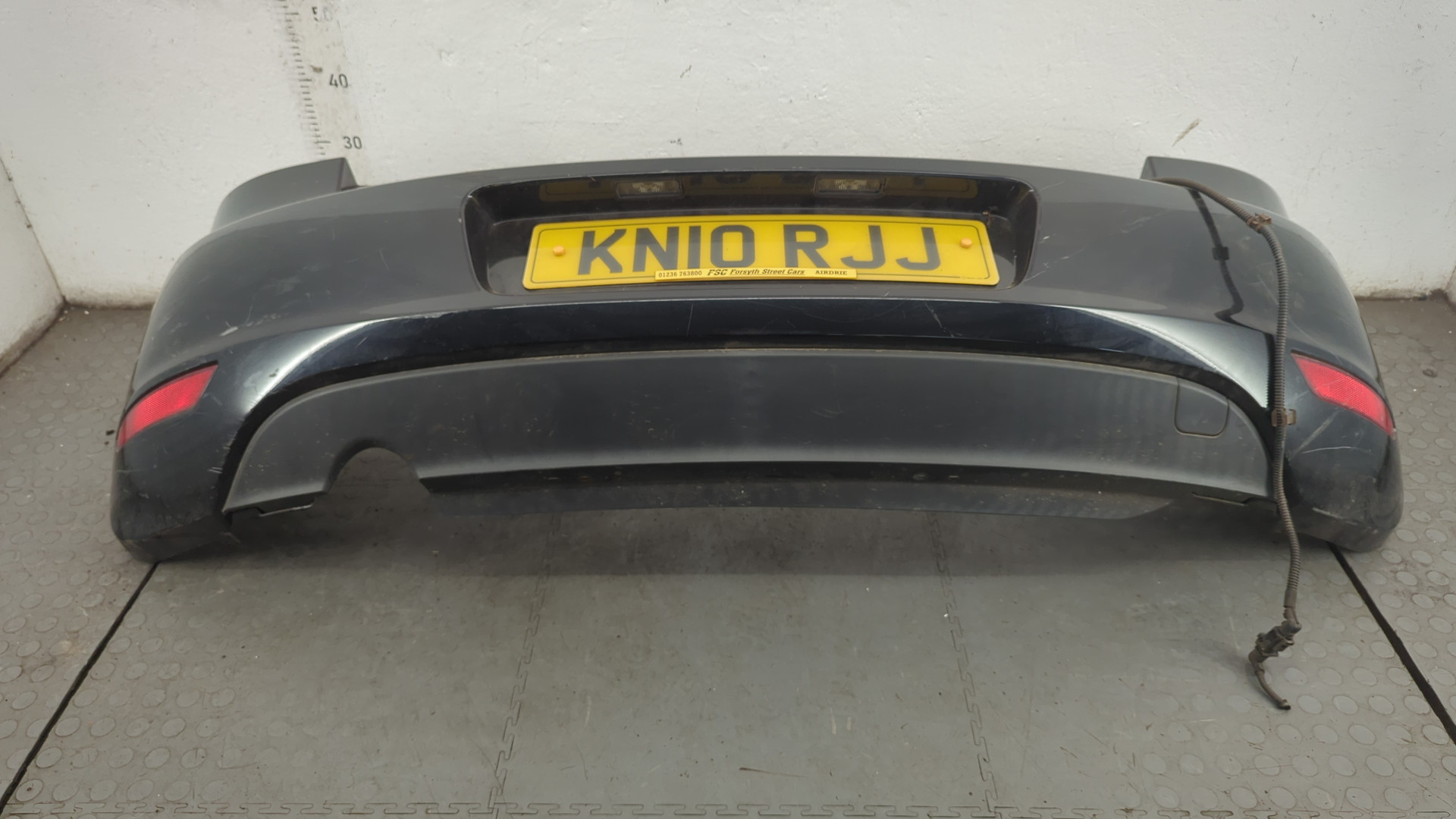 Бампер задний