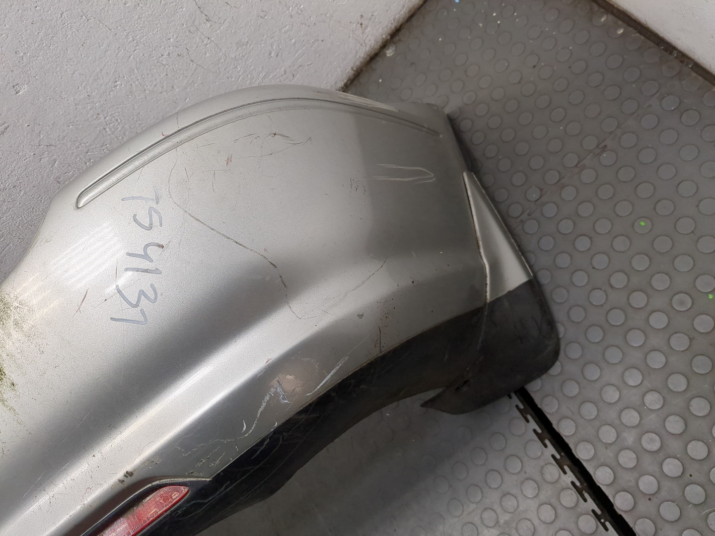 Бампер задний