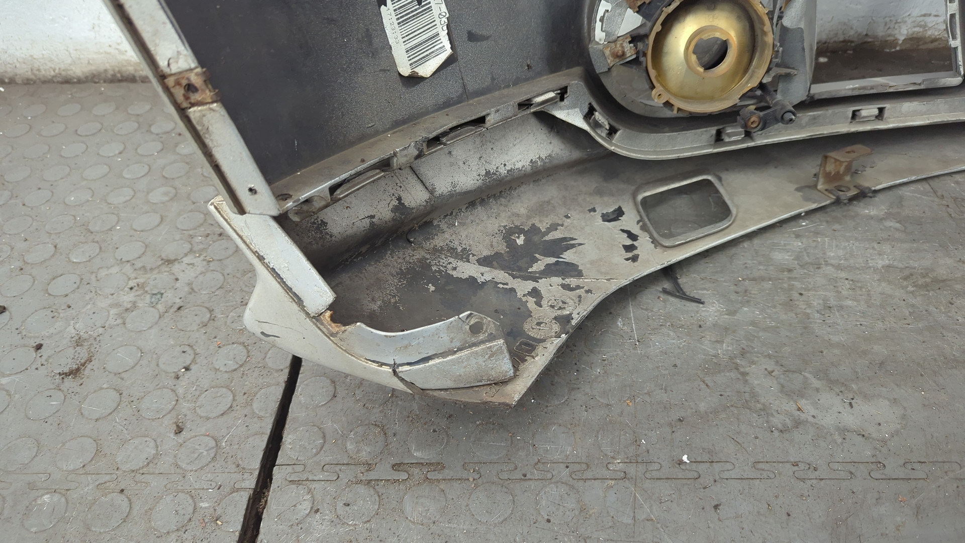 Бампер передний