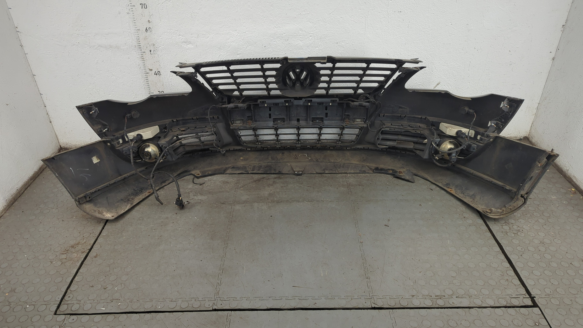 Бампер передний