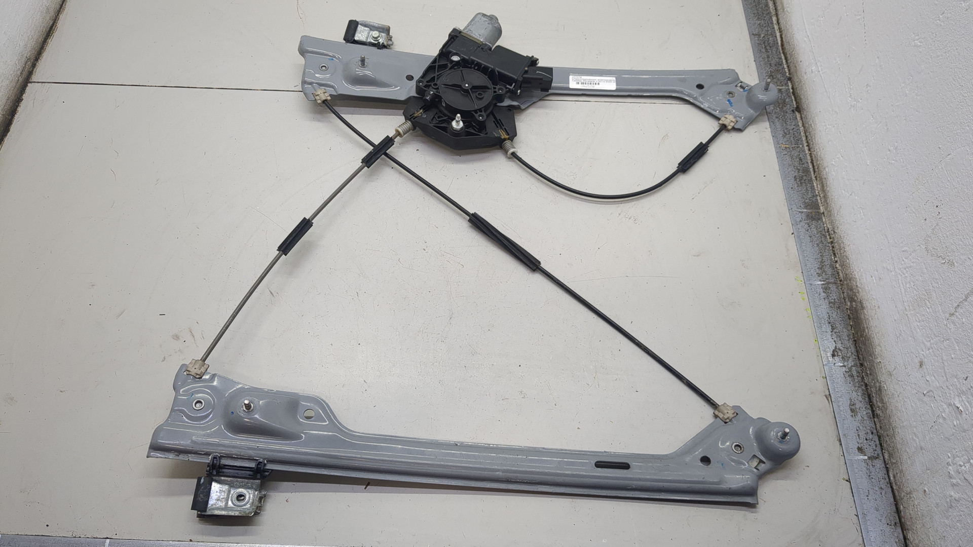 Стеклоподъемник электр. передний левый