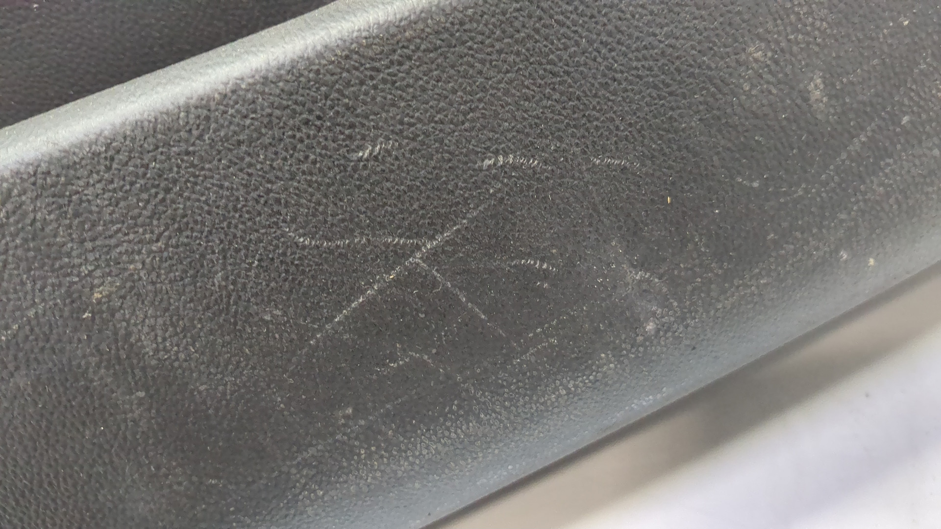 Обшивка двери передней левой