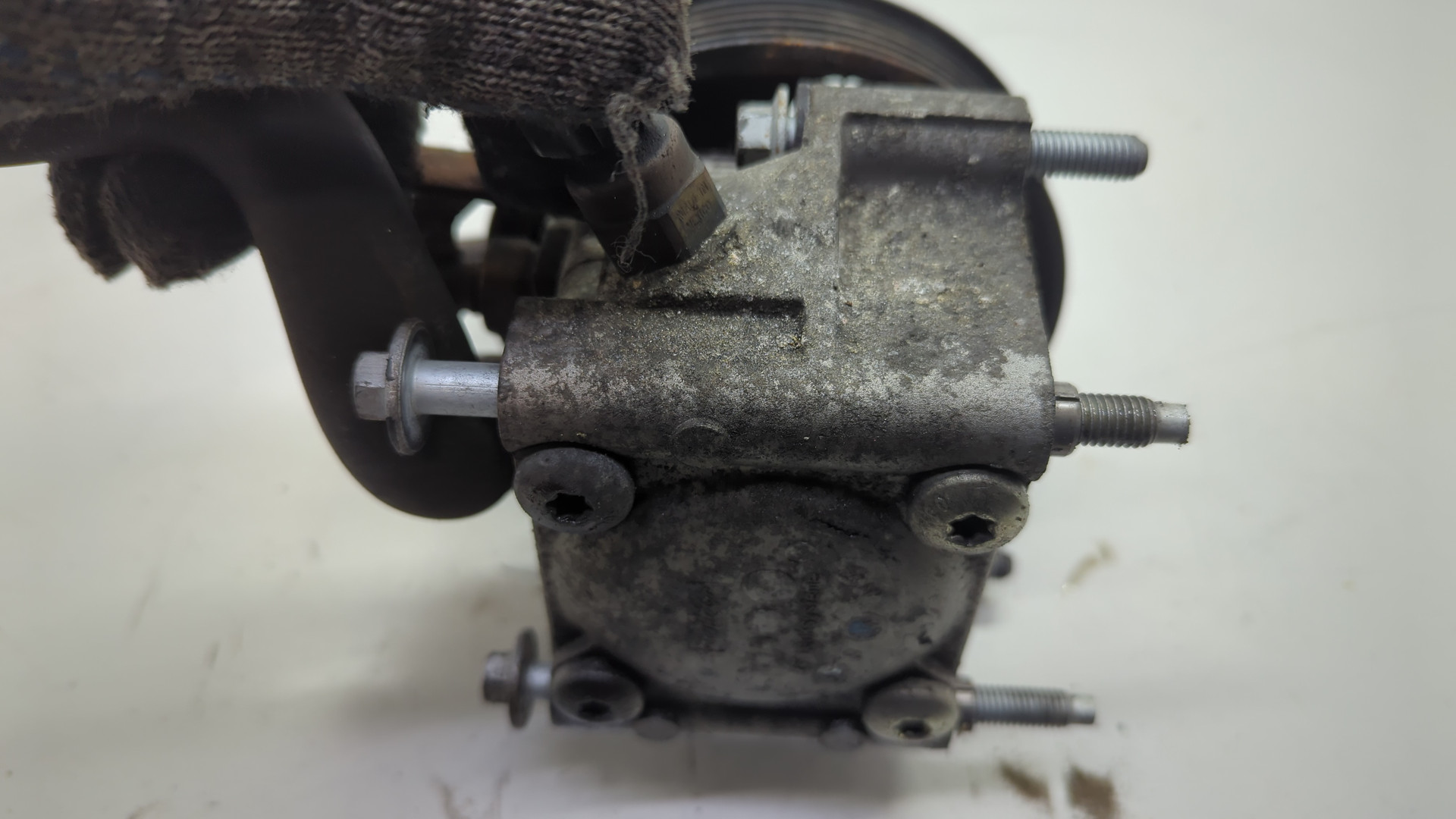 Насос ГУР (гидроусилитель руля)