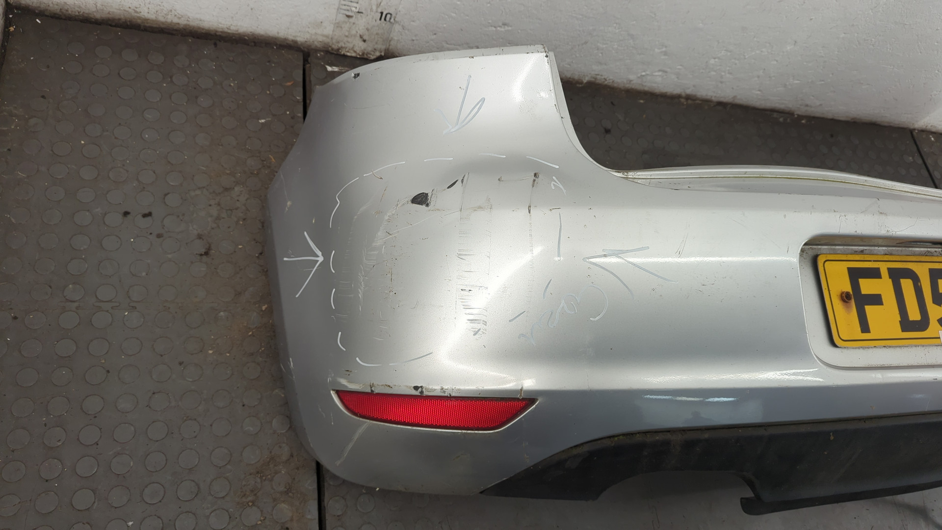 Бампер задний