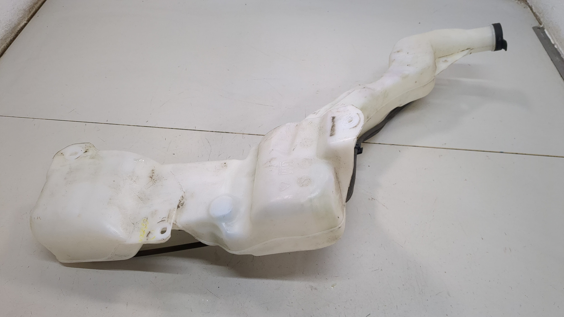 Бачок омывателя лобового стекла