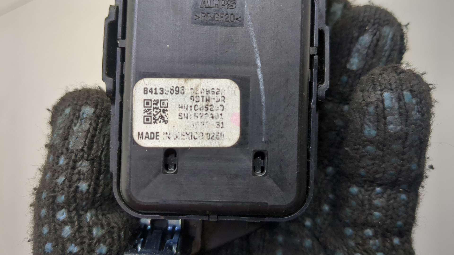 Кнопка стеклоподъемника