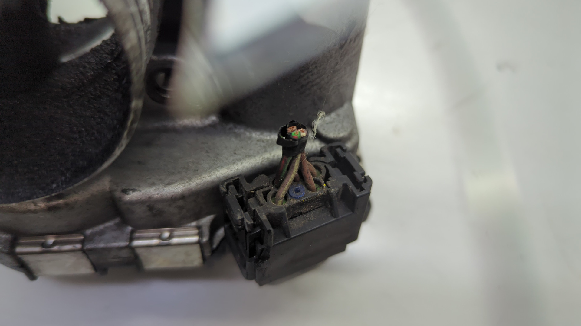 Заслонка дроссельная электрическая