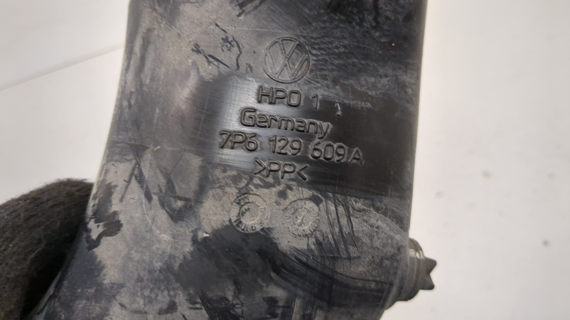 Патрубок воздушного фильтра