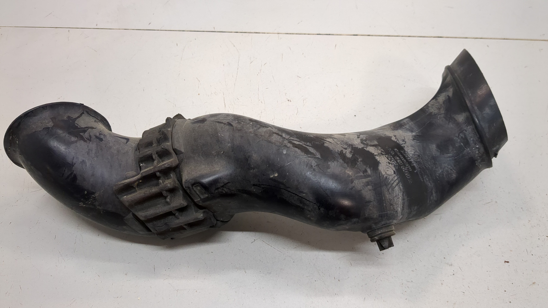 Патрубок воздушного фильтра