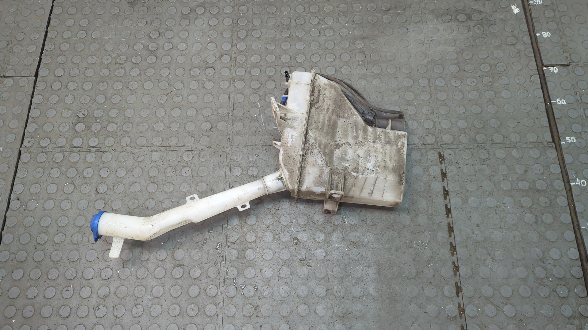 Бачок омывателя лобового стекла