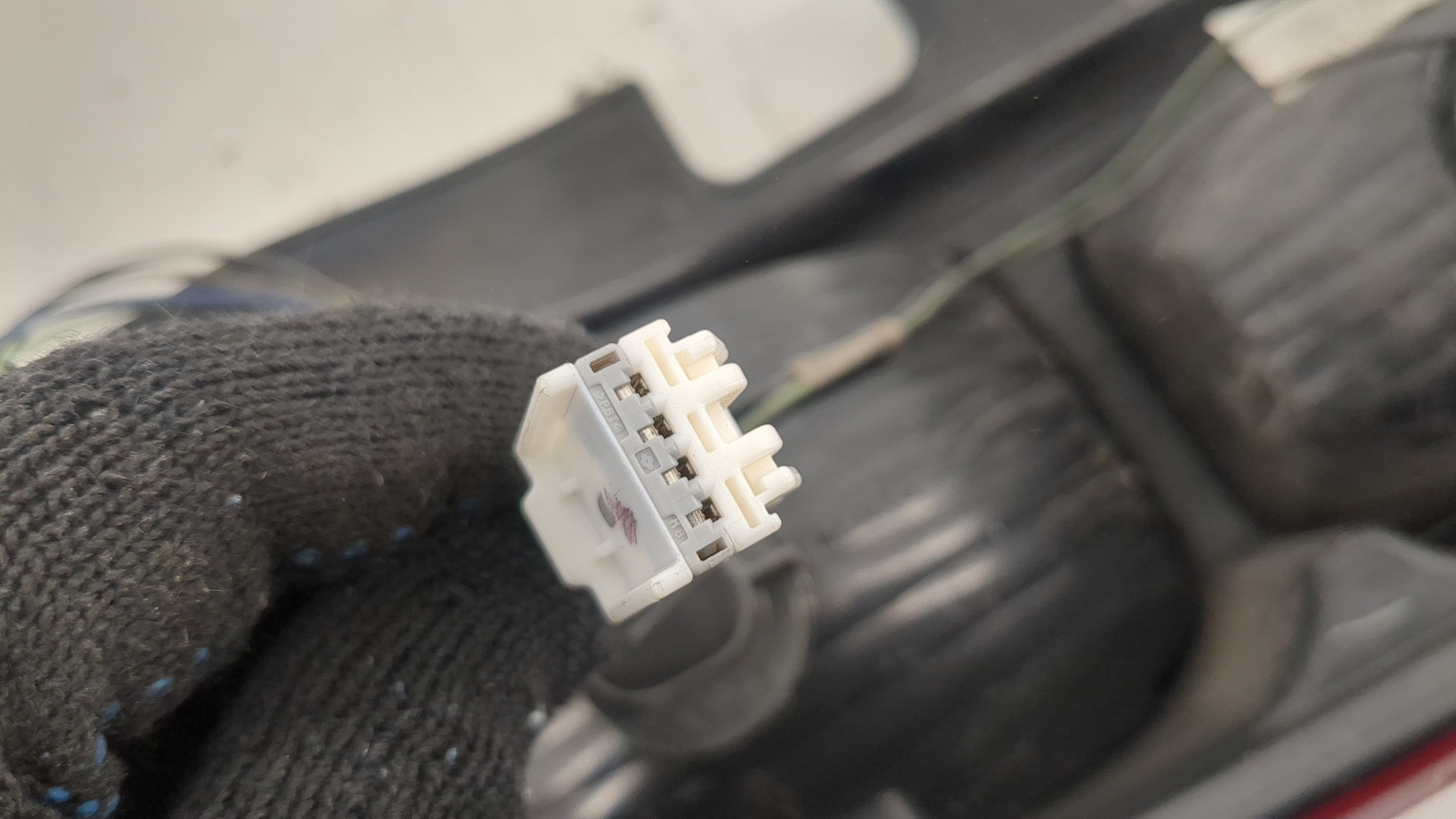 Фонарь задний правый