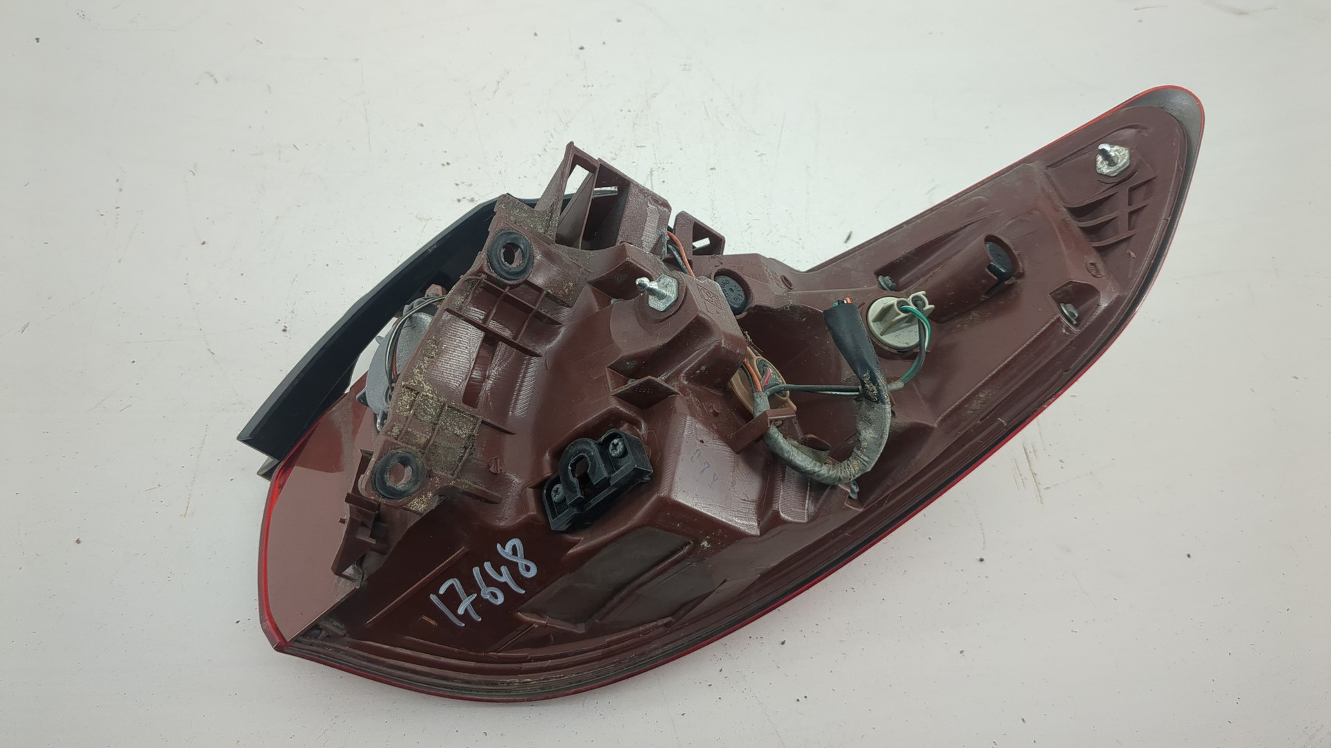 Фонарь задний левый