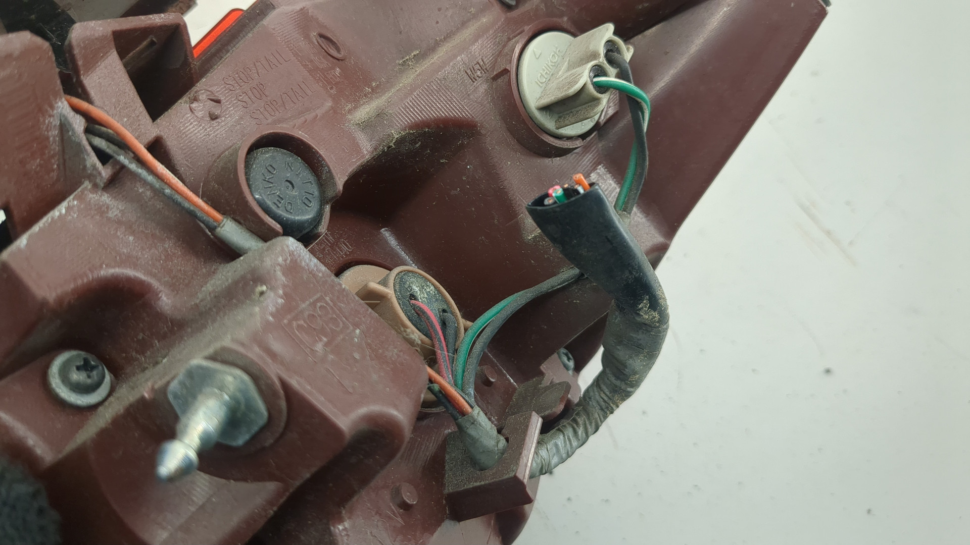 Фонарь задний левый