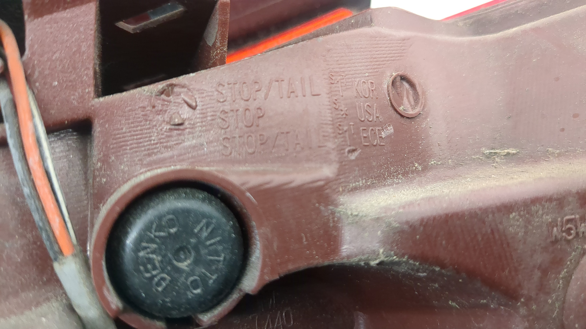 Фонарь задний левый