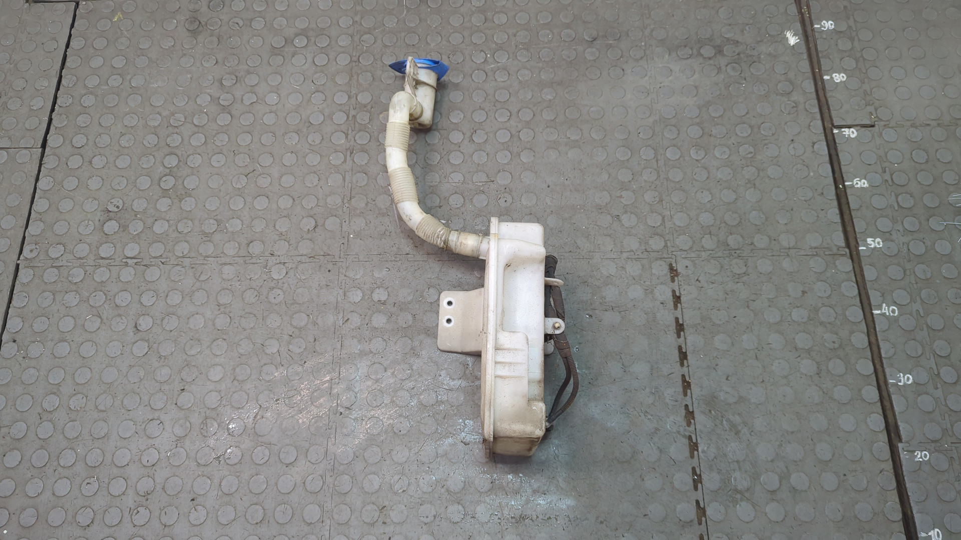 Бачок омывателя лобового стекла