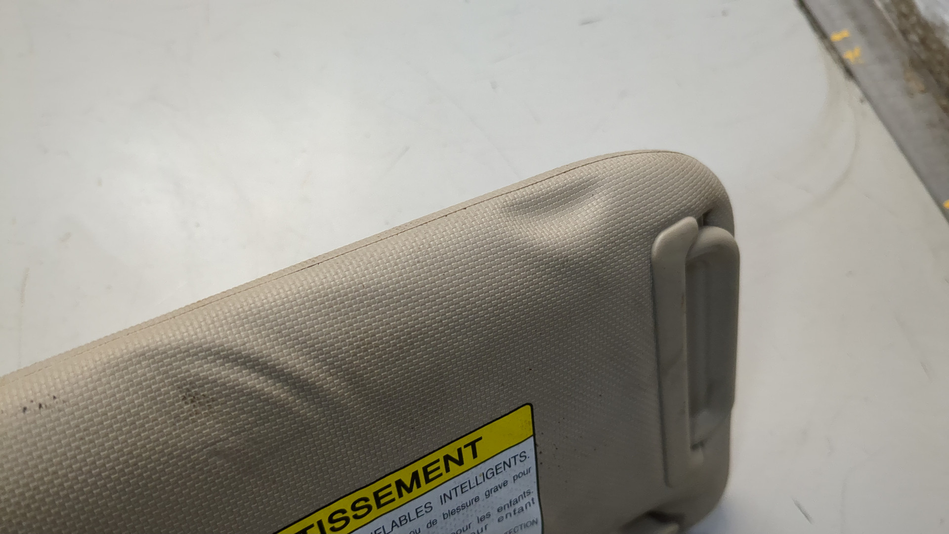 Козырек солнцезащитный