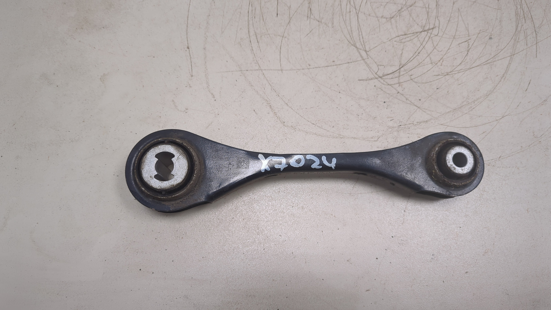 Рычаг задний левый