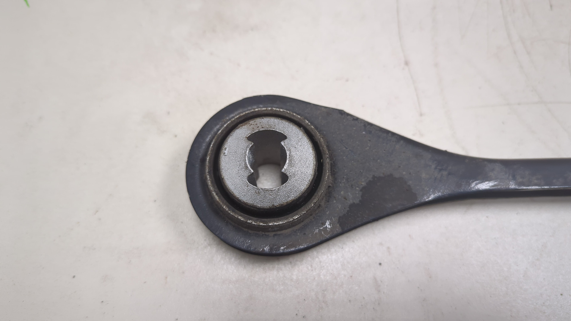 Рычаг задний левый