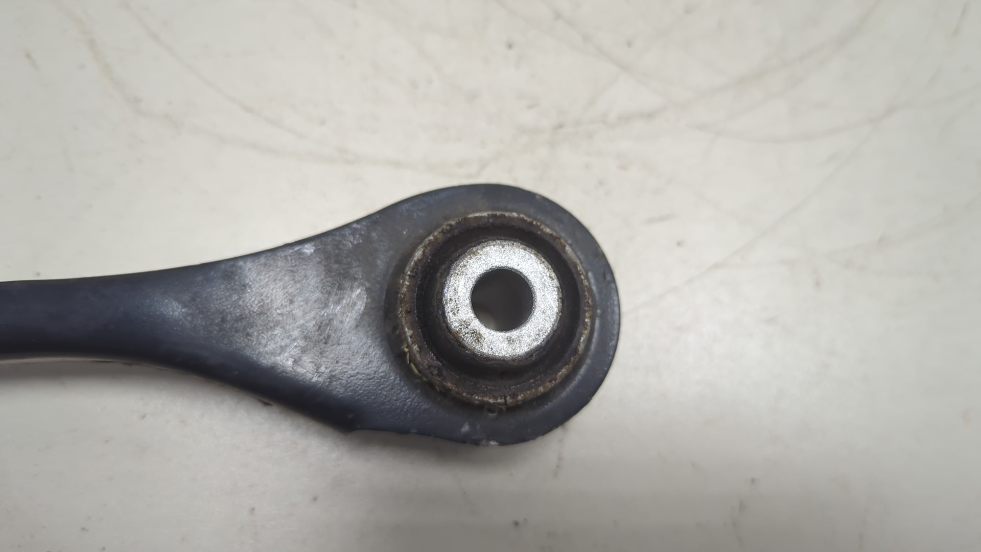 Рычаг задний левый